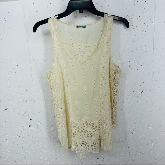 Johnny Was Tops - Johnny Was Size Small Cream Eyelet Tank Top READ
